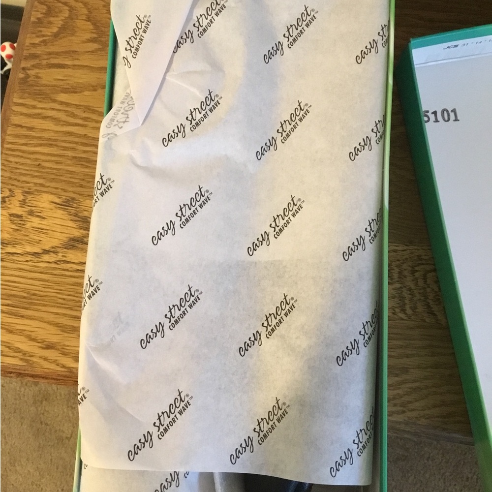 EASY STREET COMFORT WAVE FLATS - Picture 3 of 5